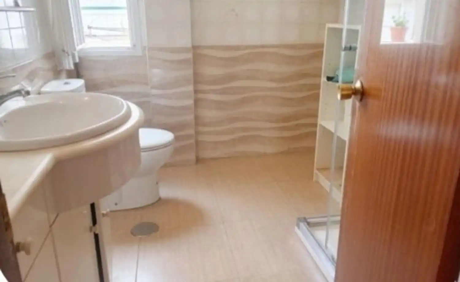 Bathroom of Flat for sale in Gijón   with Heating, Storage room and Swimming Pool