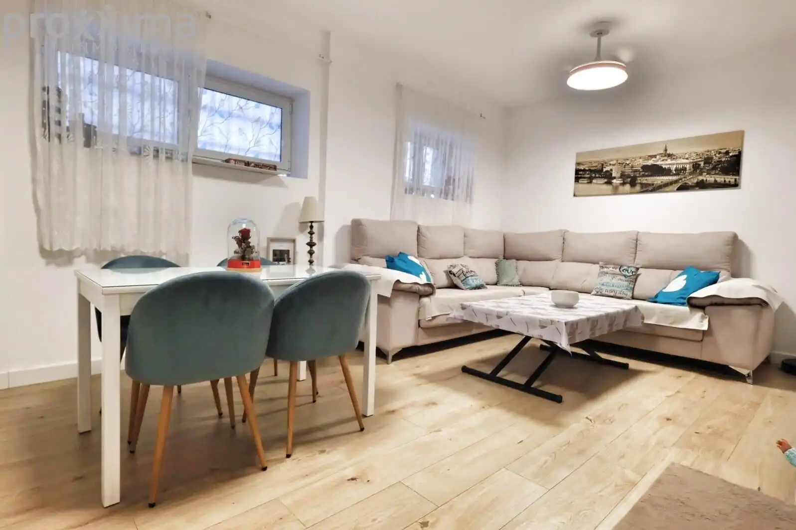 Sala d'estar de Planta baixa en venda en Sevilla amb Aire condicionat i Moblat