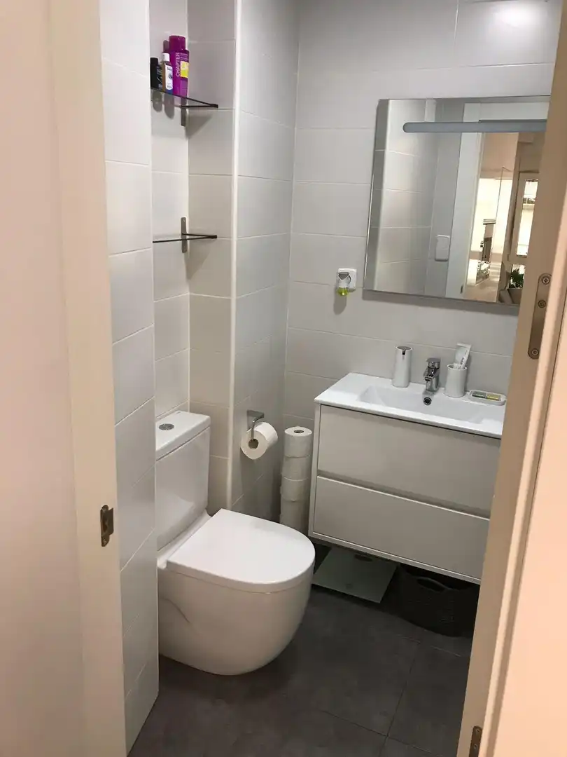 Badezimmer von Wohnung zur Miete in Cartagena mit Klimaanlage und Möbliert