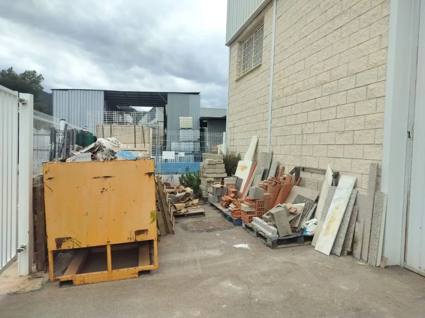 Industrial buildings for sale in Estivella