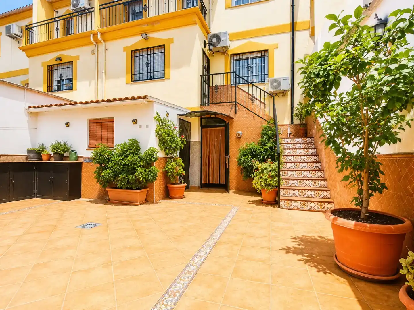 Vista exterior de Casa adosada en venda en Cijuela amb Aire condicionat