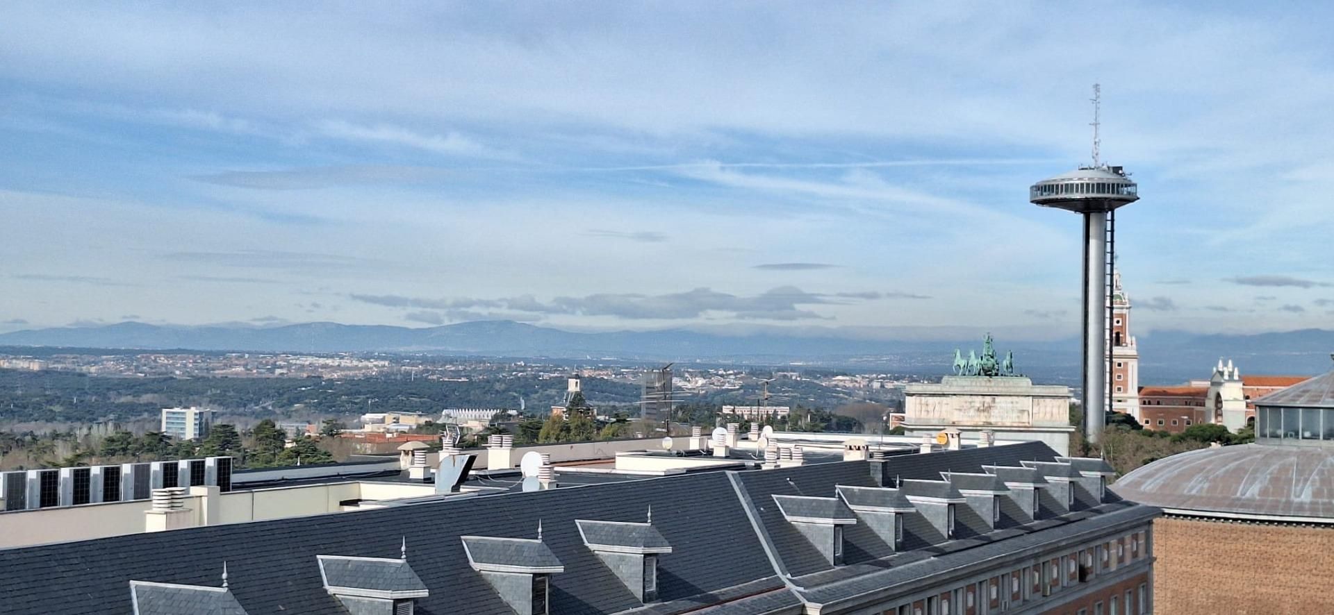 Exterior view of Attic to rent in  Madrid Capital  with Air Conditioner, Heating and Terrace