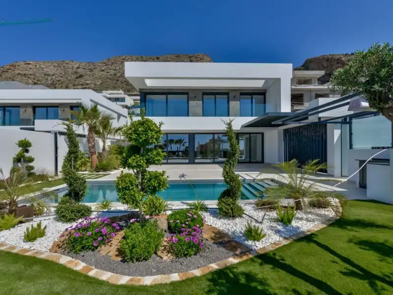 Villa mit Garten zum Verkauf in Calle Roma , 15