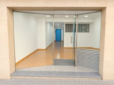 Local comercial en alquiler en Carrer Navarra 61
