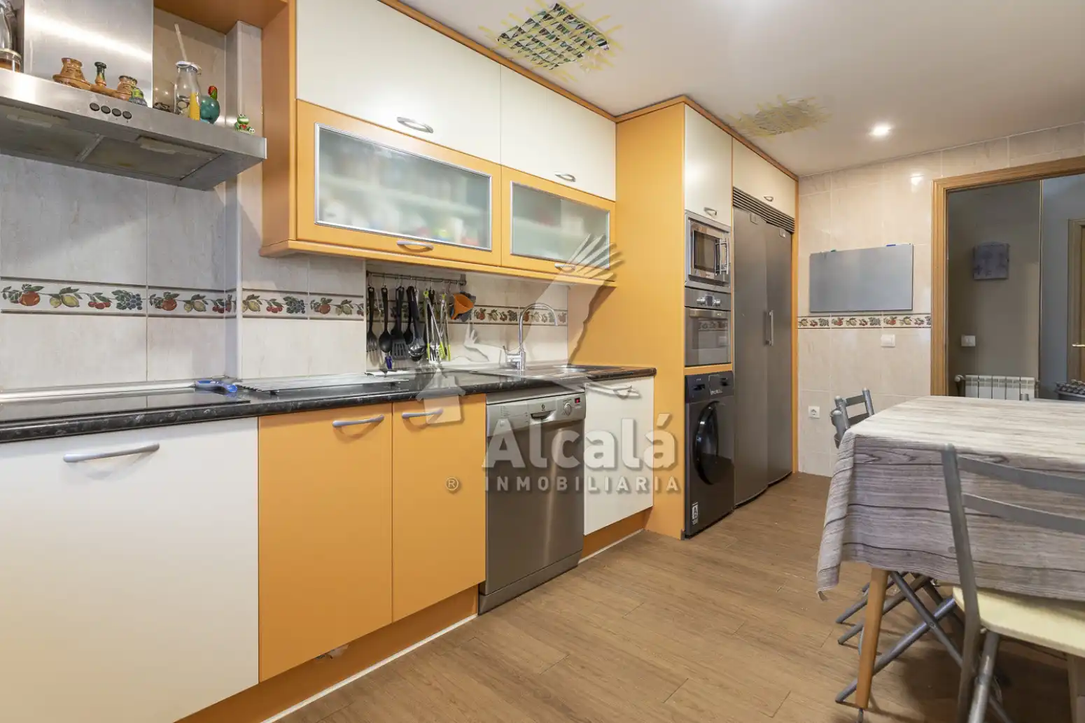 Cocina de Casa adosada en venta en Valdeavero con Aire acondicionado, Calefacción y Jardín privado