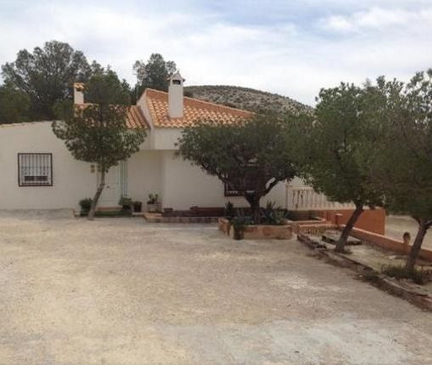 Vista exterior de Casa o xalet en venda en Agost amb Terrassa, Traster i Moblat