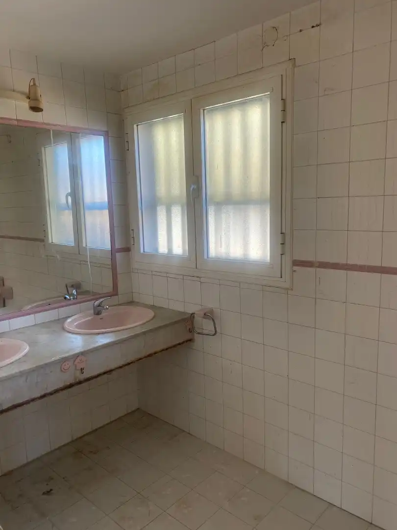 Baño de Casa o chalet en venta en Villanueva de la Cañada con Jardín privado, Terraza y Piscina