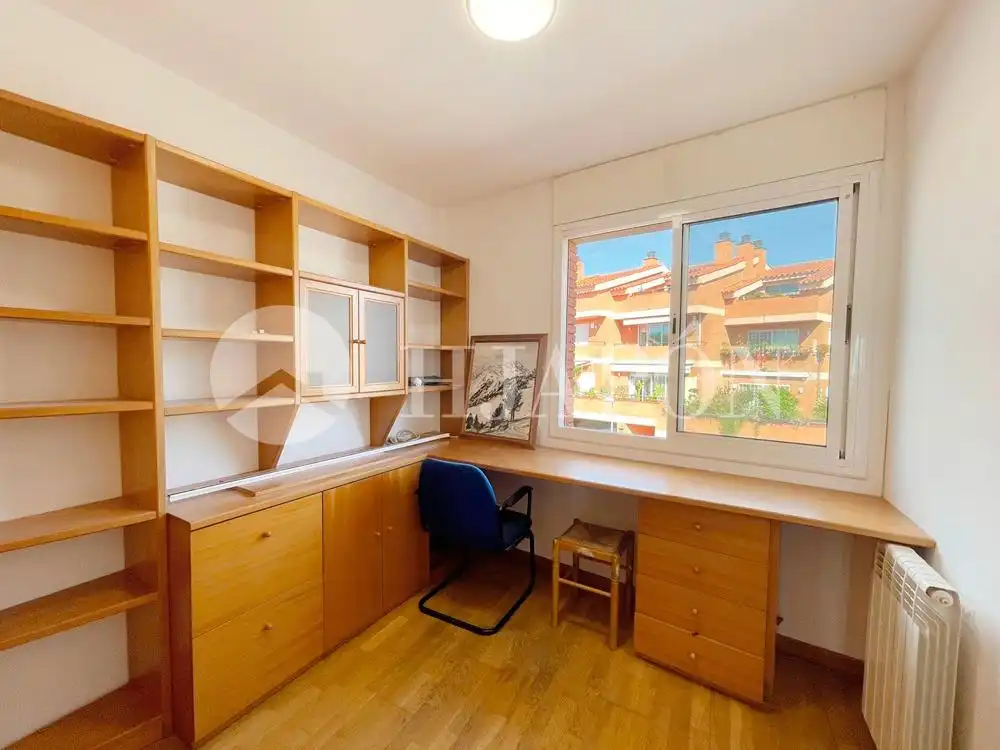 Habitación de Casa adosada en venta en El Masnou con Calefacción, Jardín privado y Terraza