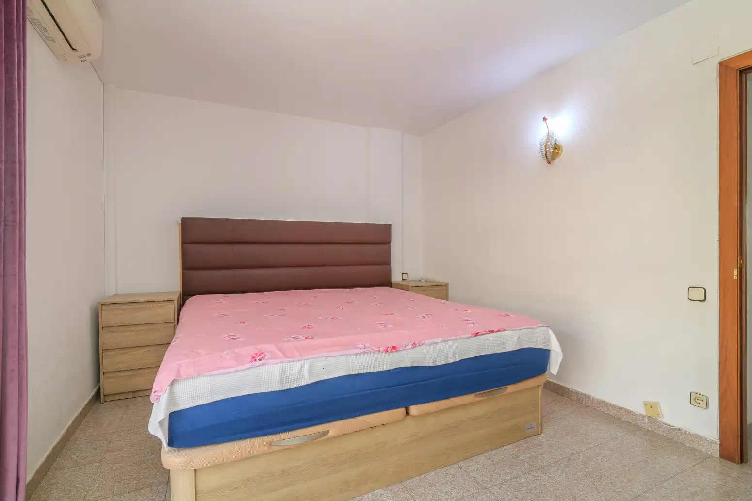 Dormitori de Casa adosada en venda en Sant Boi de Llobregat amb Aire condicionat i Terrassa