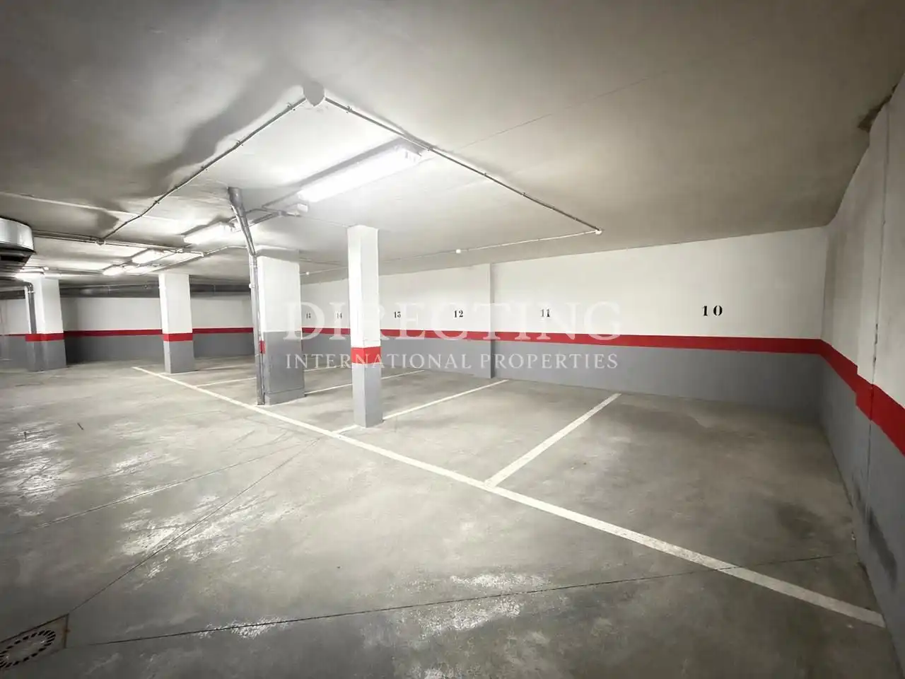 Parking de Piso de alquiler en Madrid con Aire acondicionado y Calefacción