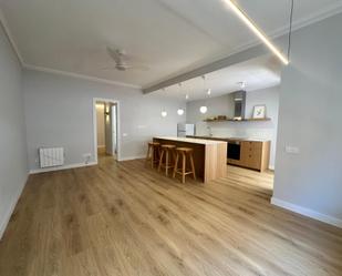 Cuina de Apartament de lloguer en  Barcelona Capital amb Calefacció, Terrassa i Alarma