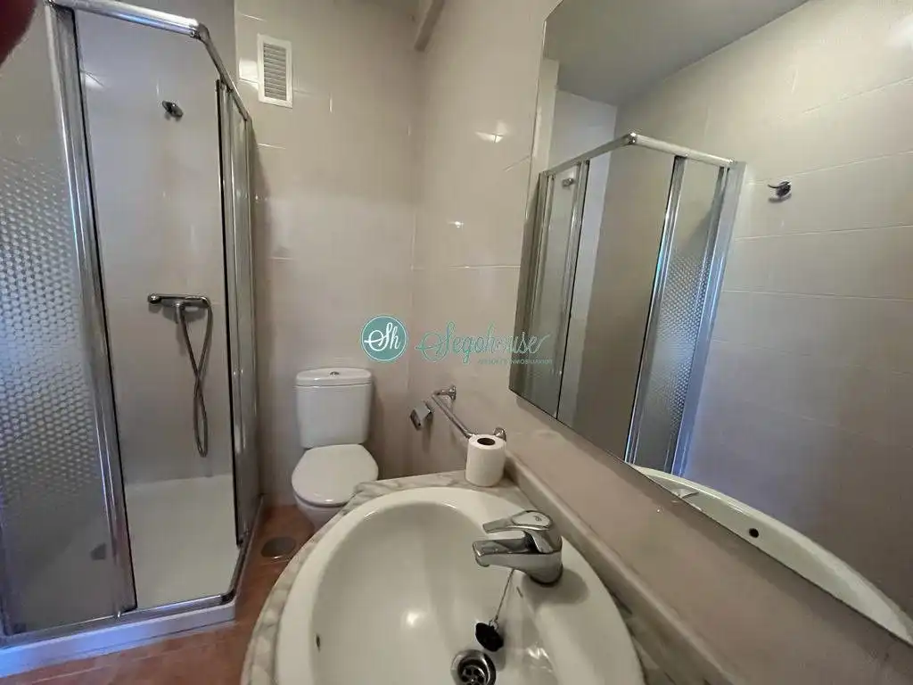Badezimmer von Wohnung zum Verkauf in Segovia mit Heizung, Terrasse und Abstellraum