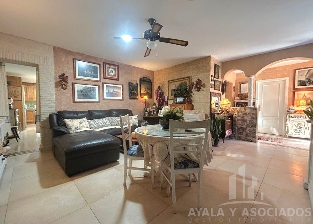 Sala d'estar de Casa o xalet en venda en Cartagena amb Jardí privat i Terrassa