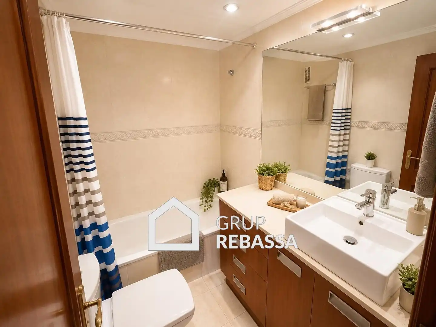 Badezimmer von Wohnung zum Verkauf in  Palma de Mallorca mit Klimaanlage, Heizung und Terrasse