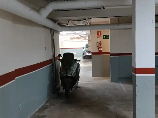 Moto à louer à Carrer de la Senia 42