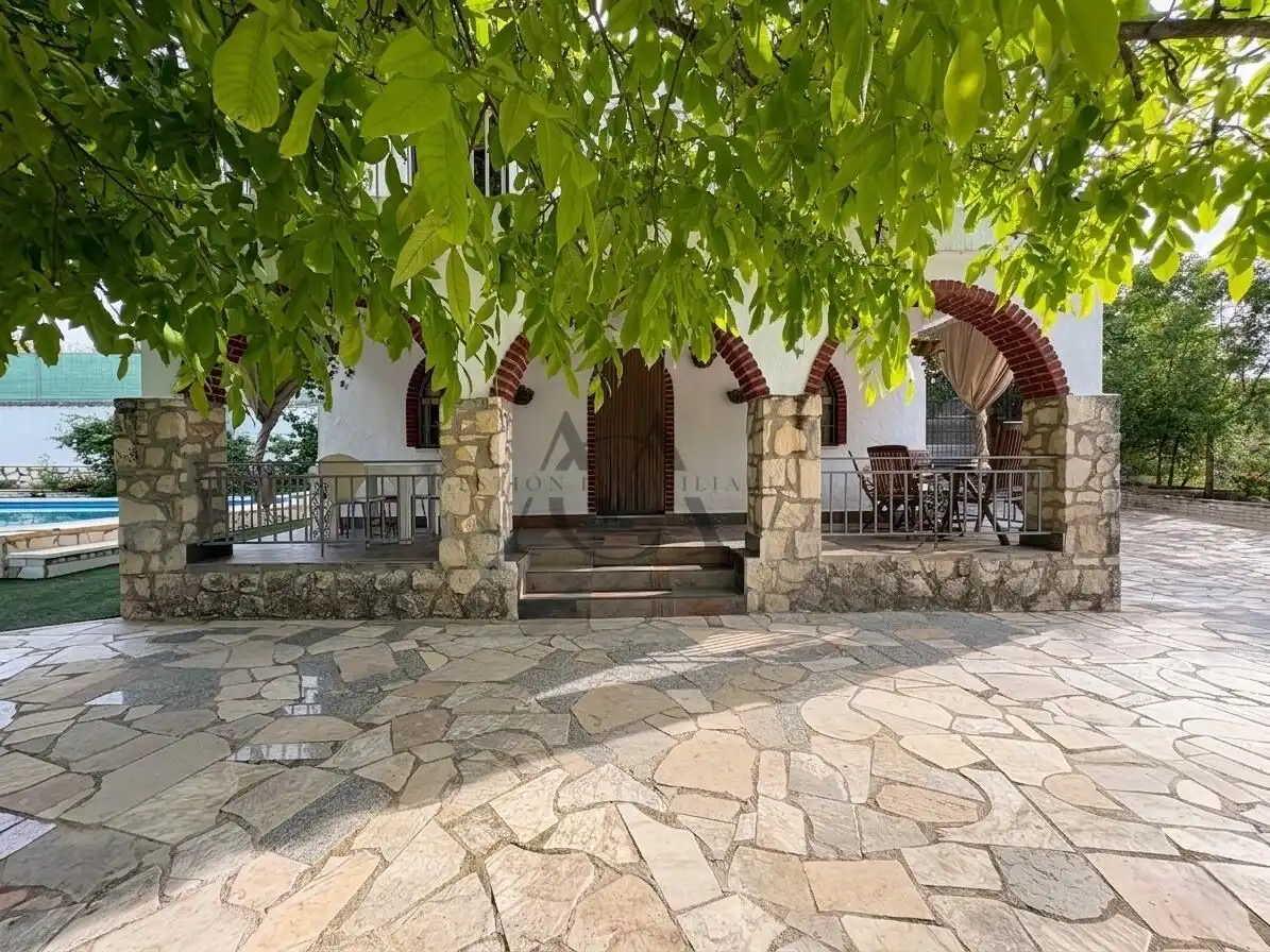 Terrasse von Haus oder Chalet zum Verkauf in Lucena mit Privatgarten, Abstellraum und Schwimmbad