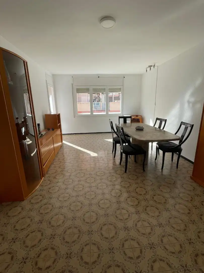 Menjador de Pis en venda en Badalona amb Balcó