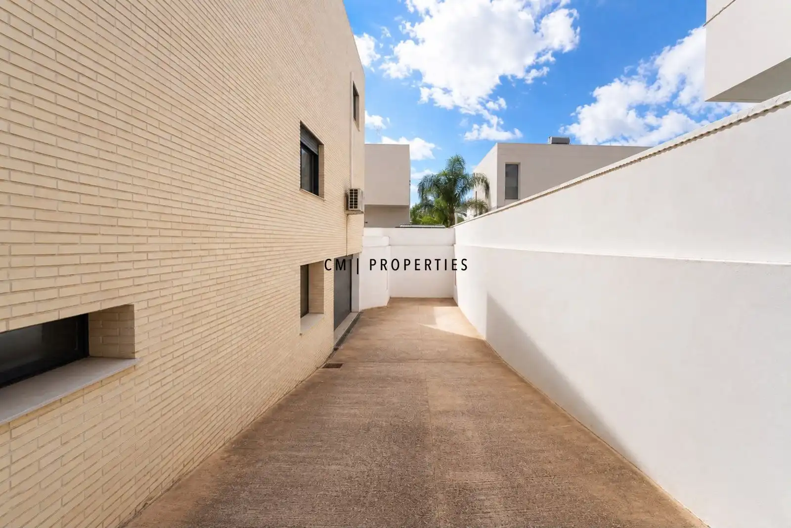 Vista exterior de Casa o chalet en venta en La Pobla de Vallbona con Aire acondicionado, Calefacción y Terraza