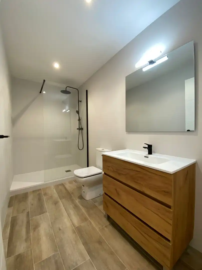 Baño de Piso en venta en Barcelona con Parquet y Horno
