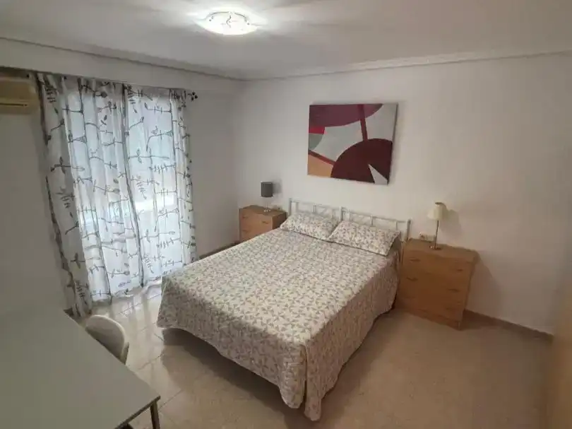 Schlafzimmer von Wohnung zur Miete in Burjassot mit Klimaanlage und Balkon