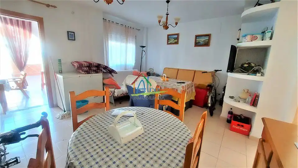 Wohnzimmer von Einfamilien-Reihenhaus zum Verkauf in Almonte mit Terrasse, Abstellraum und Möbliert