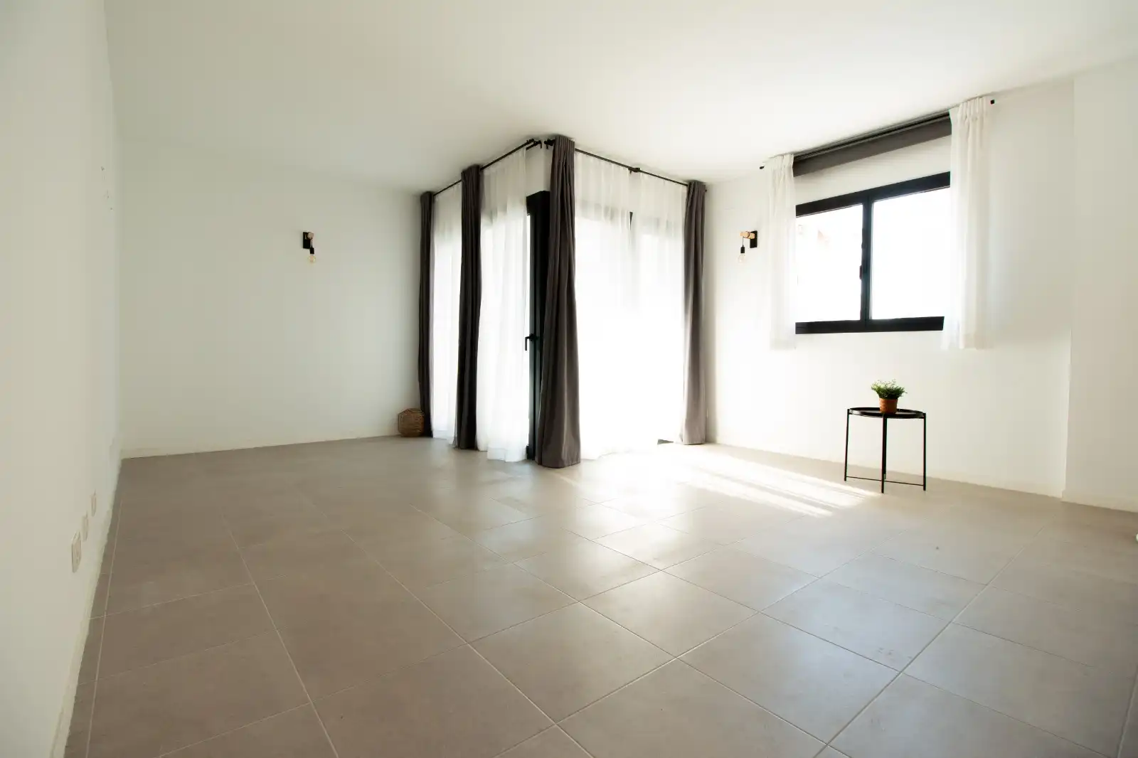Sala d'estar de Pis en venda en Calafell amb Aire condicionat, Balcó i Piscina comunitària