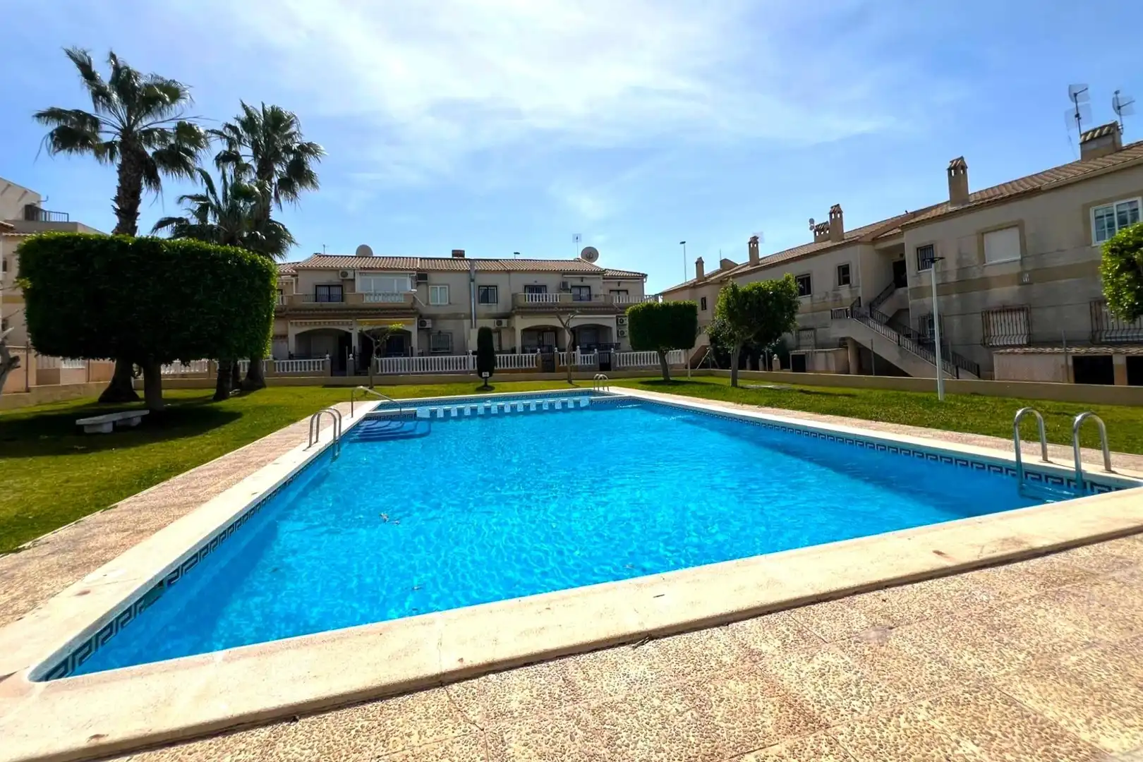 Piscina de Àtic en venda en Torrevieja amb Aire condicionat, Calefacció i Moblat