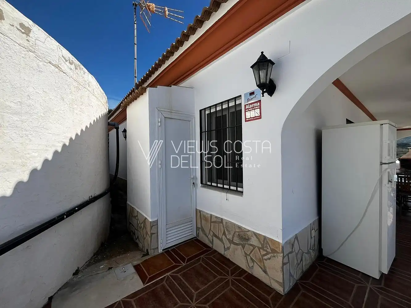 Vista exterior de Casa o xalet de lloguer en Algarrobo amb Aire condicionat, Calefacció i Terrassa