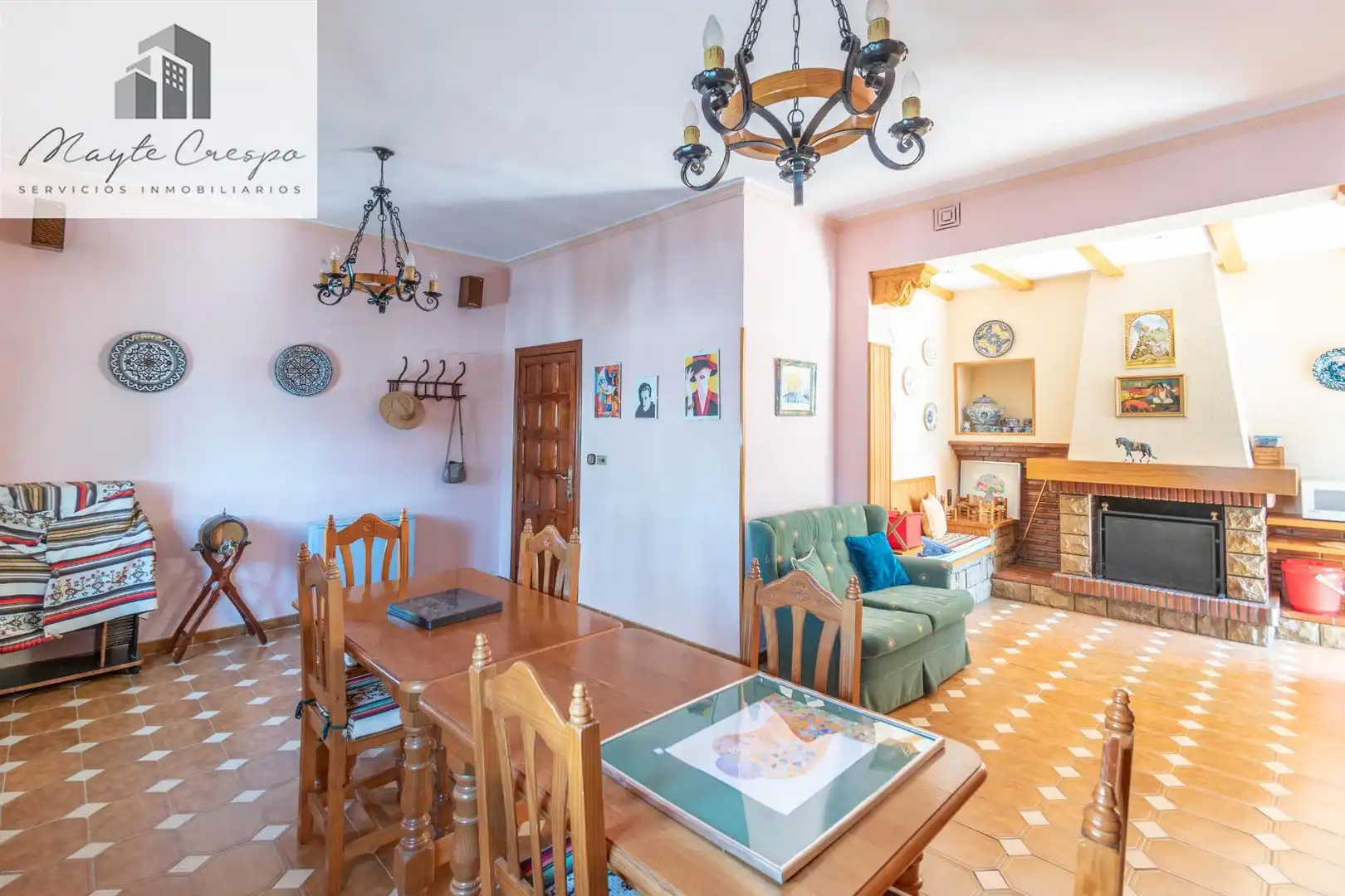Comedor de Casa adosada en venta en Jun con Terraza, Amueblado y Alarma
