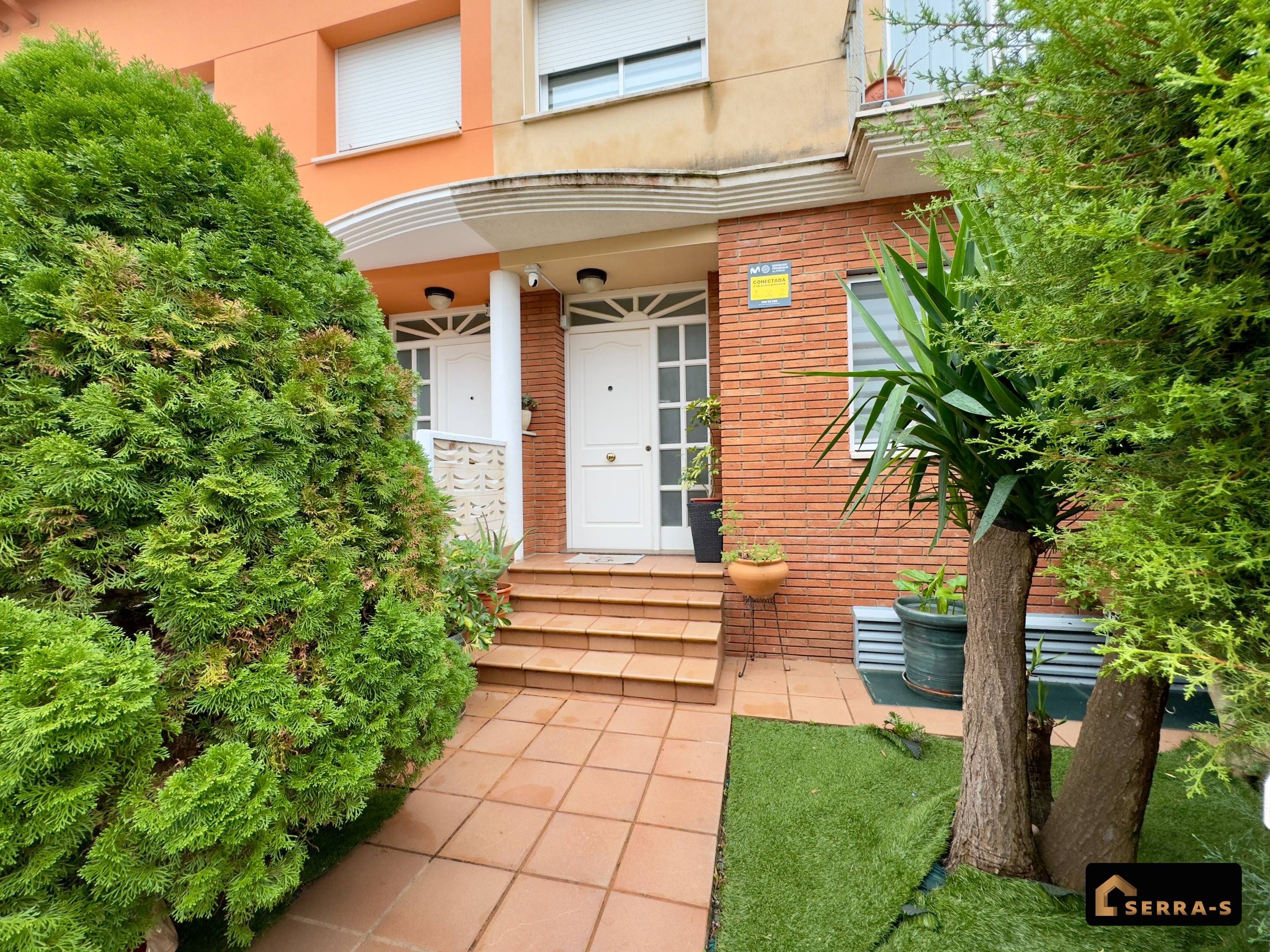 Vista exterior de Casa o xalet en venda en Santa Susanna amb Aire condicionat, Calefacció i Jardí privat