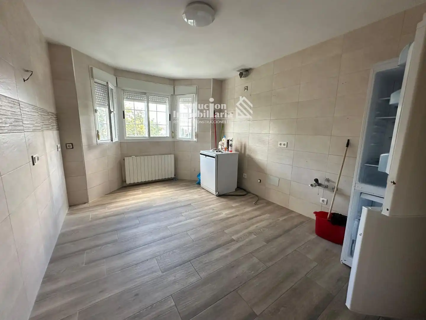Cocina de Casa adosada en venta en Cabrerizos con Calefacción, Terraza y Piscina