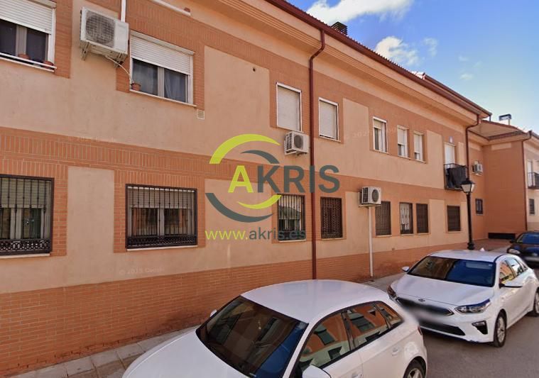 Vista exterior de Planta baixa en venda en El Viso de San Juan amb Traster i Piscina comunitària