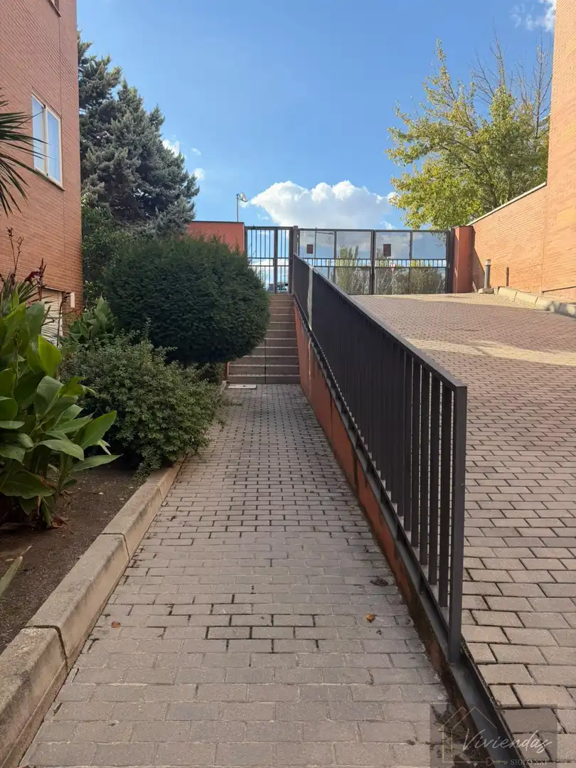 Appartamento con piscina in vendita a CONDESA DE CHINCHON 15