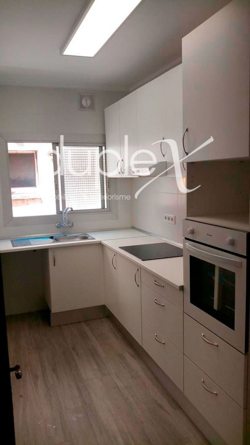Kitchen of Flat for sale in Badalona  with Terrace, Storage room and Balcony