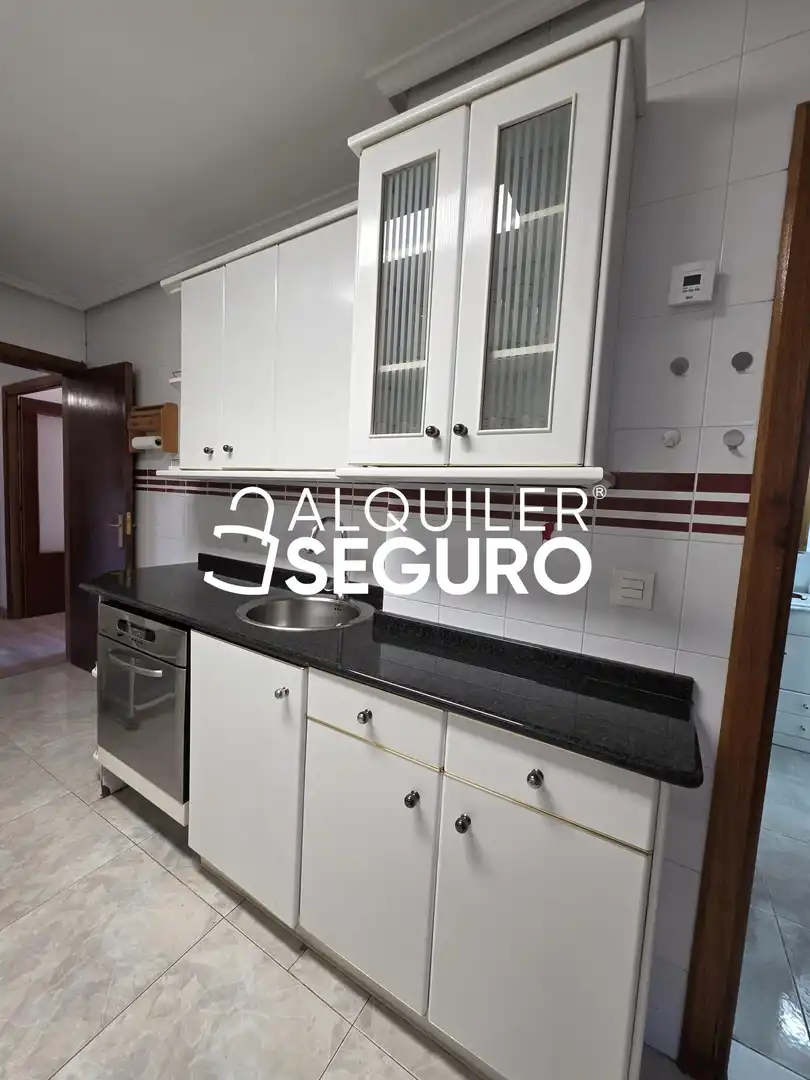 Küche von Wohnung zur Miete in Burgos mit Heizung, Terrasse und Möbliert
