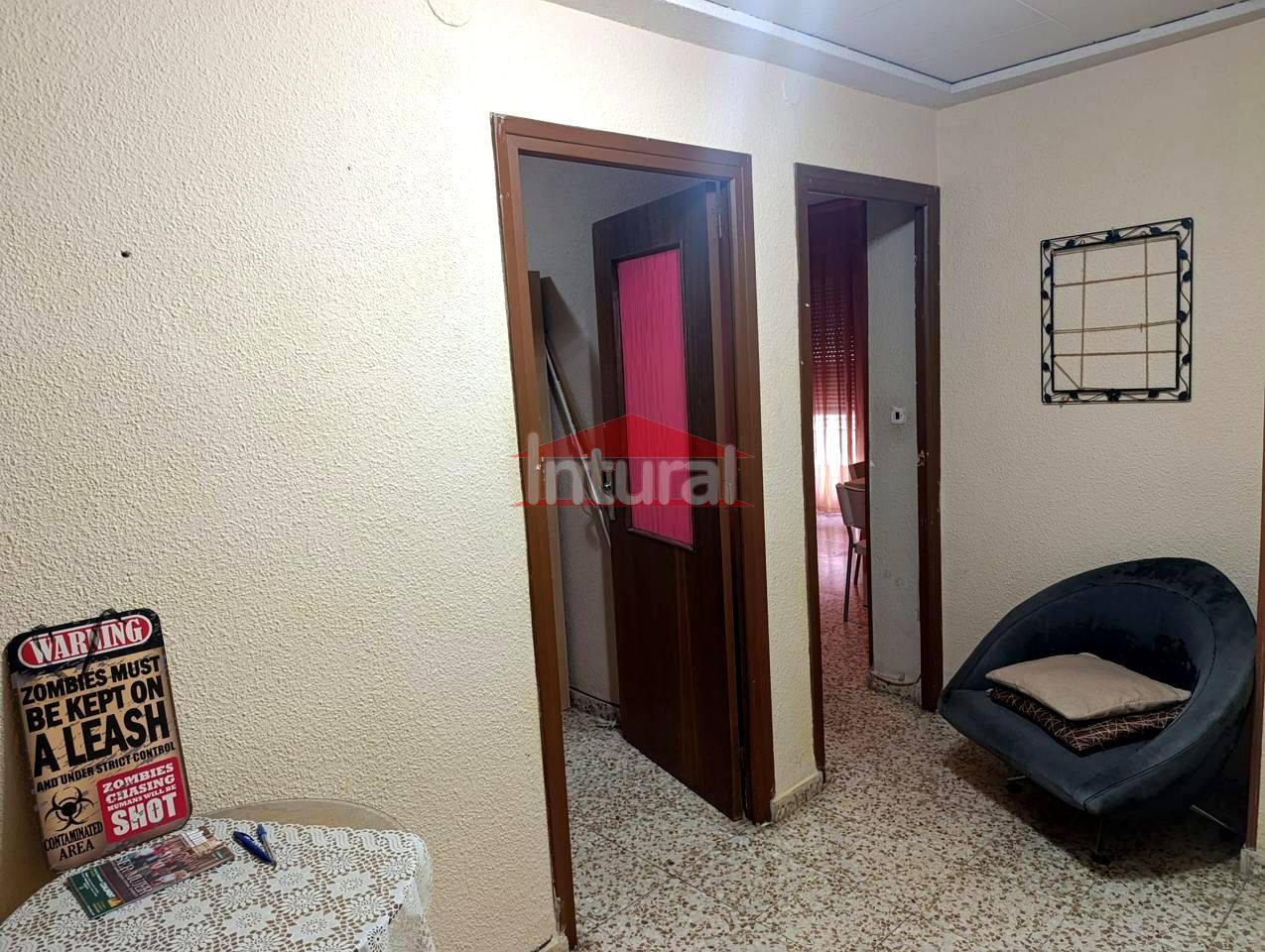 Dormitori de Pis en venda en  Albacete Capital amb Calefacció, Moblat i Balcó