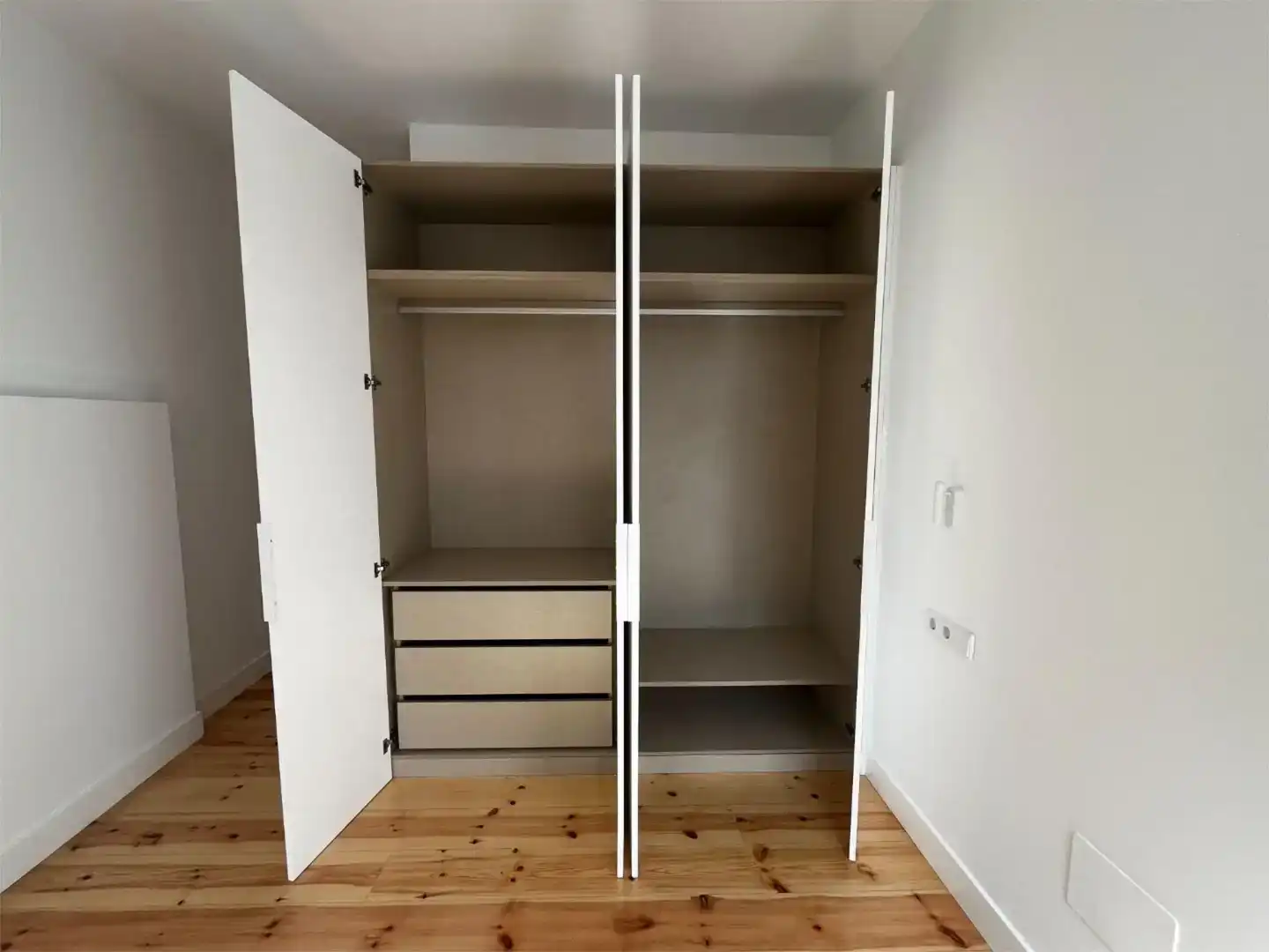 Habitación de Piso en venta en Ferrol con Balcón
