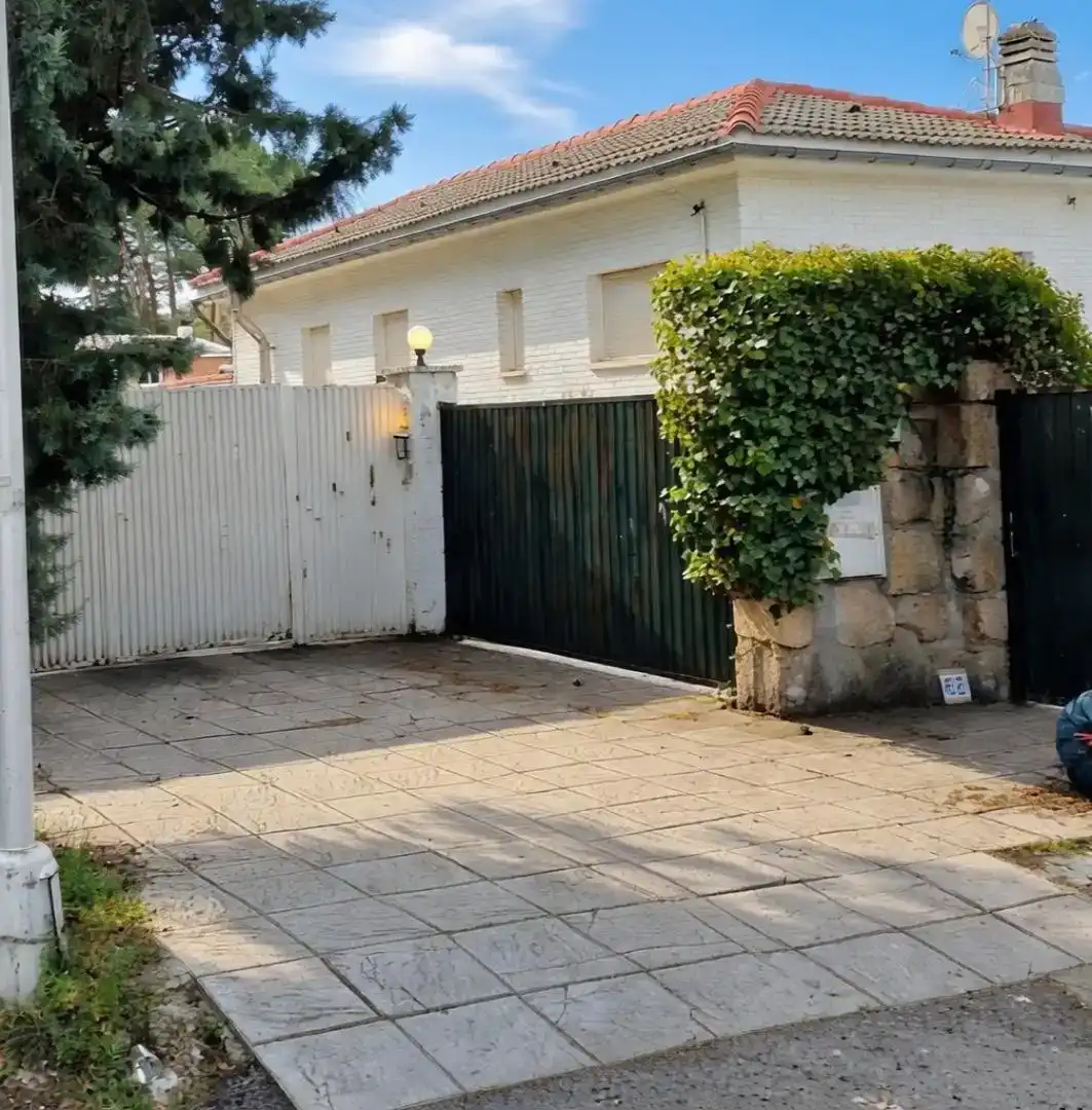 Vista exterior de Casa o xalet en venda en Villaviciosa de Odón