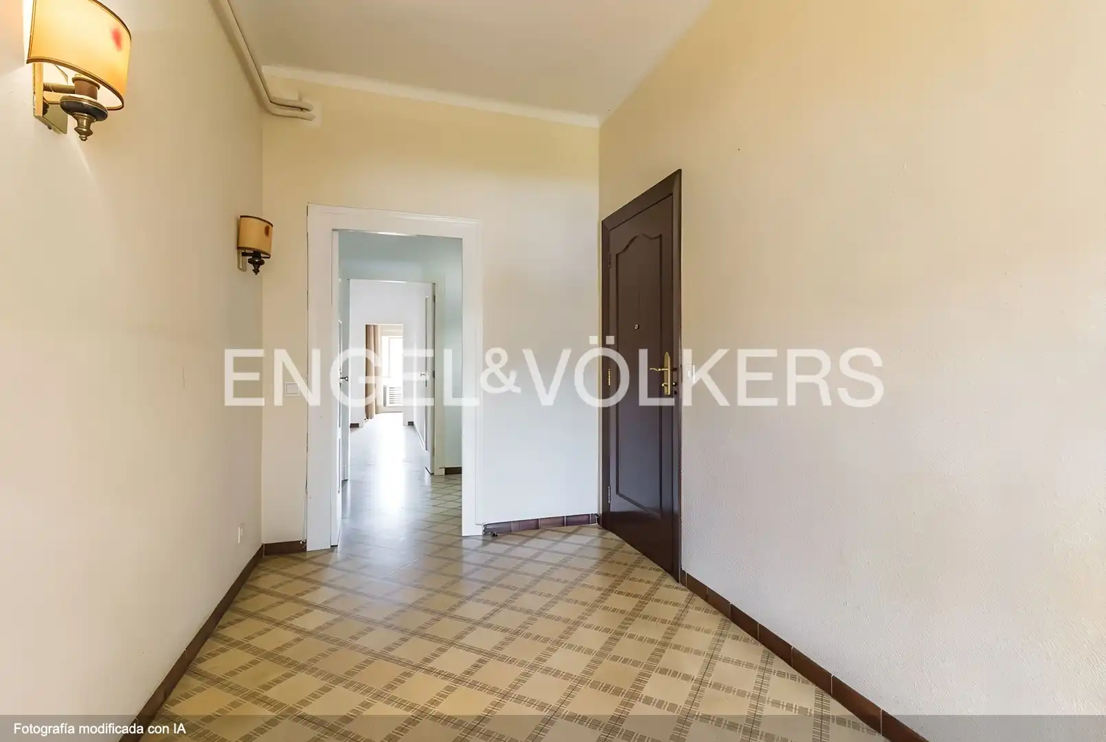 Wohnung zum Verkauf in Barcelona mit Klimaanlage, Heizung und Terrasse