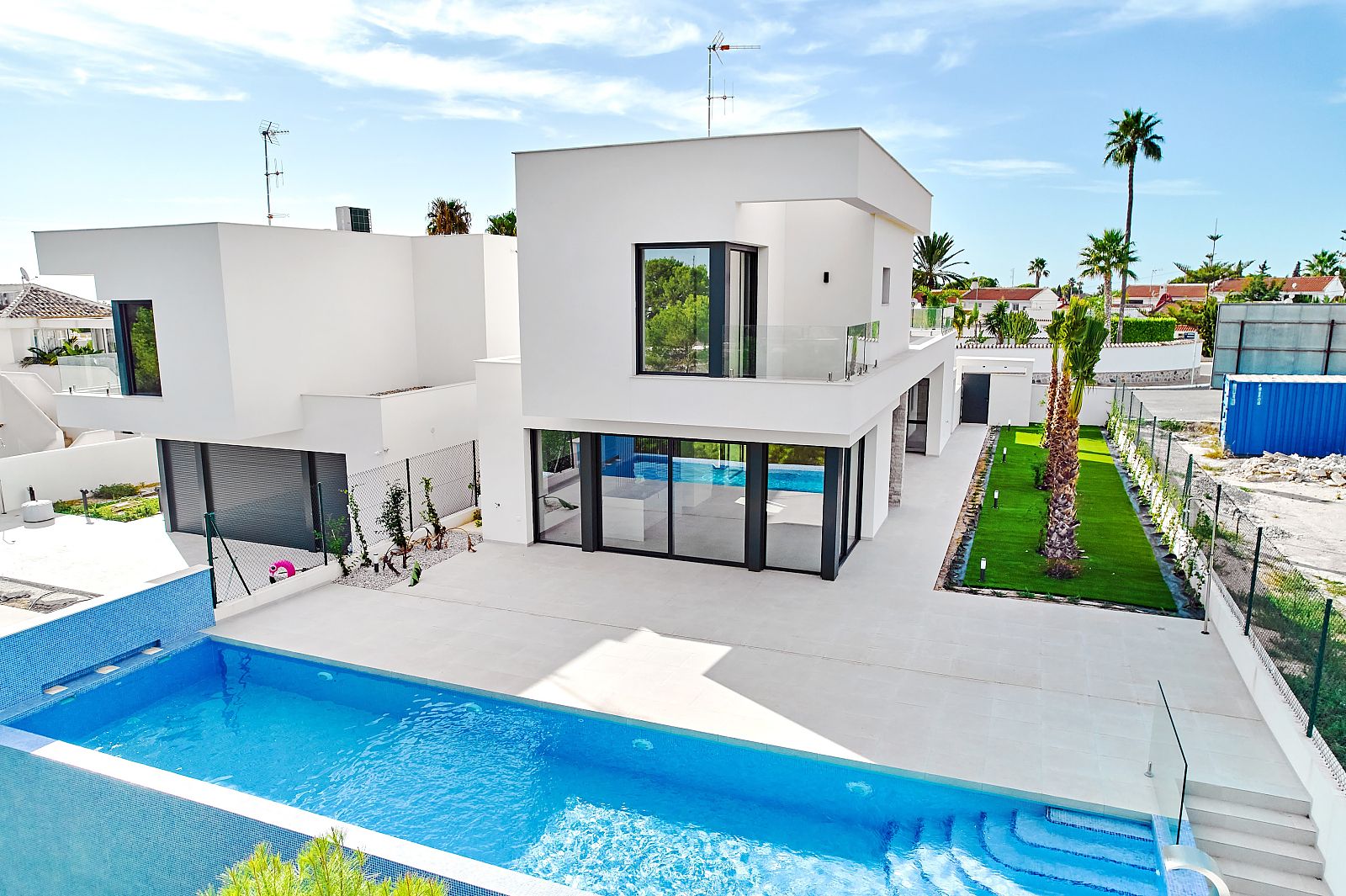 Piscina de Casa o xalet en venda en Orihuela amb Aire condicionat, Jardí privat i Terrassa