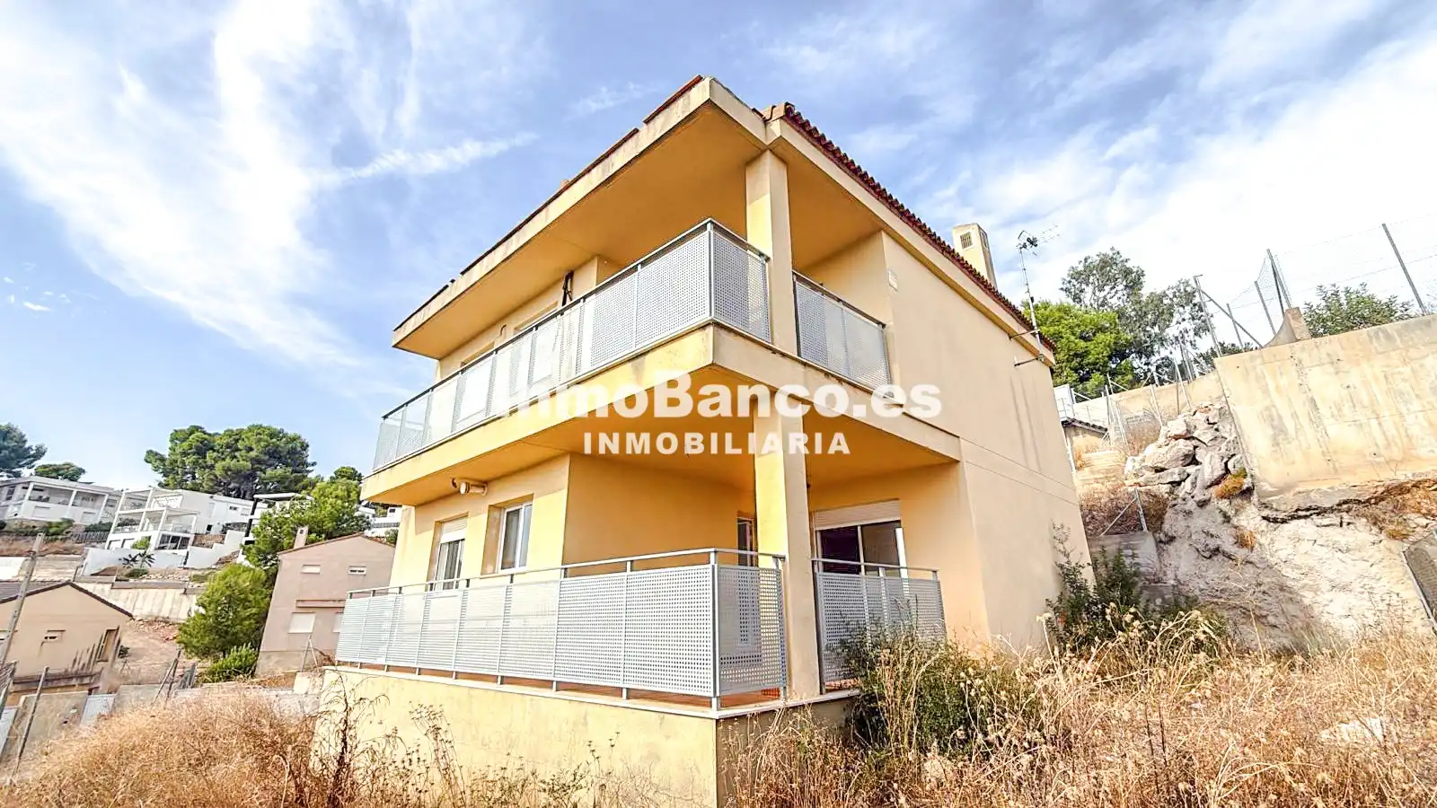 Chalet con jardín en venta en Carrer de la Foia de Bunyol 65