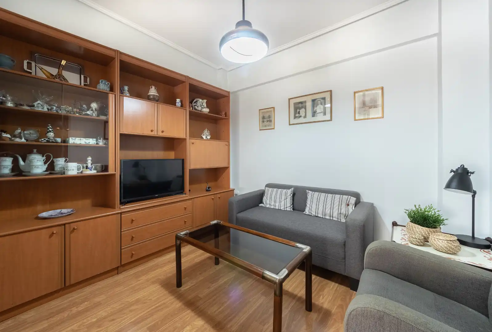 Sala de estar de Piso en venta en Bilbao  con Amueblado y Balcón