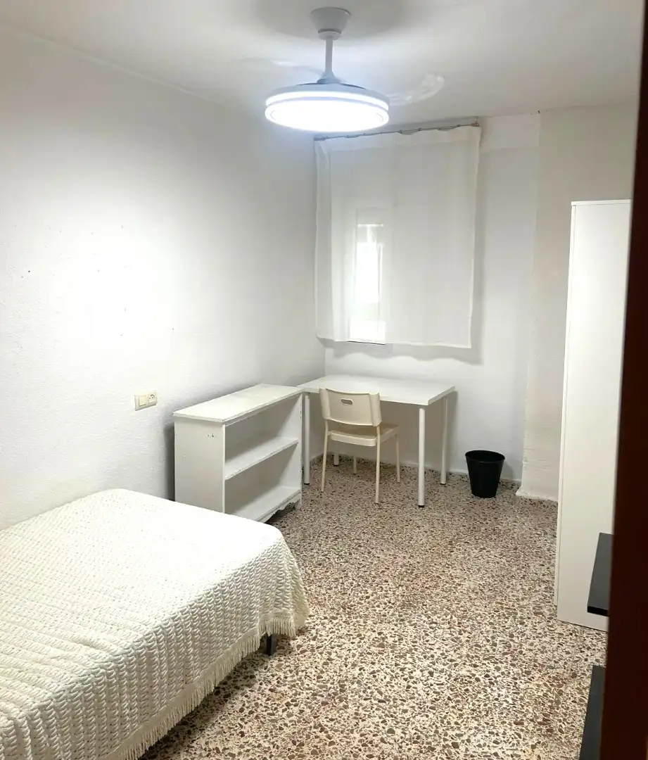 Dormitori de Pis de lloguer en Murcia amb Moblat, Forn i Rentadora