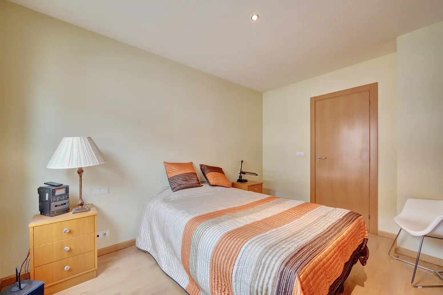 Bedroom of Flat for sale in  Pamplona / Iruña  with Heating, Private garden and Parquet flooring
