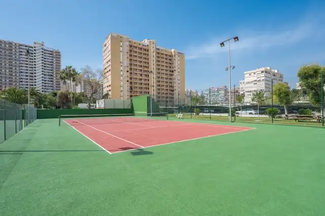 Außenansicht von Wohnung zur Miete in Alicante / Alacant mit Klimaanlage, Heizung und Terrasse