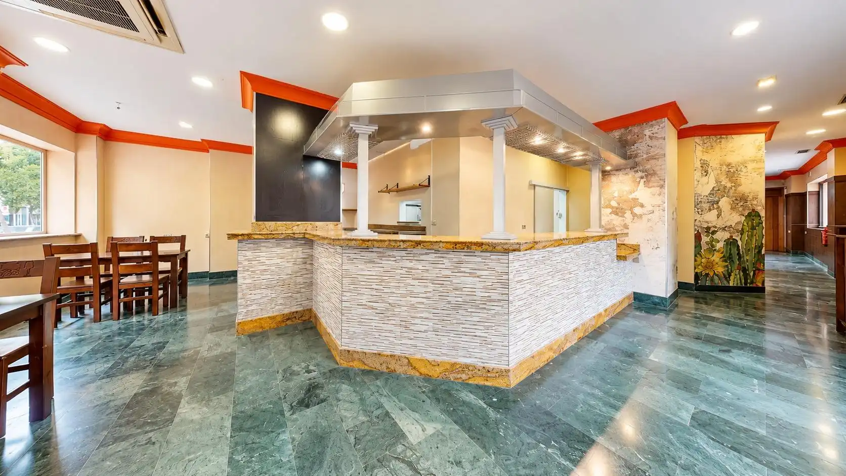 Local en venta en Granada con Aire acondicionado y Amueblado