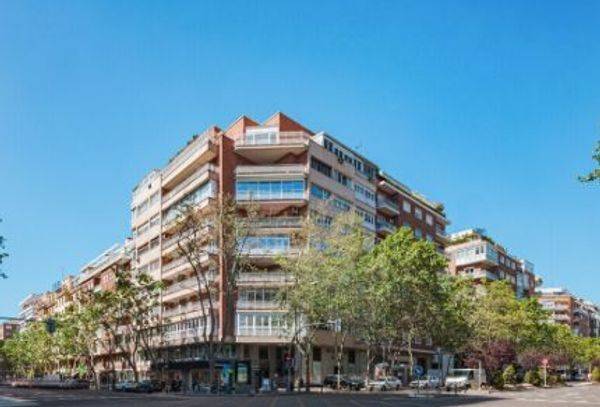 Local comercial en Venta en Cuatro Caminos - Azca