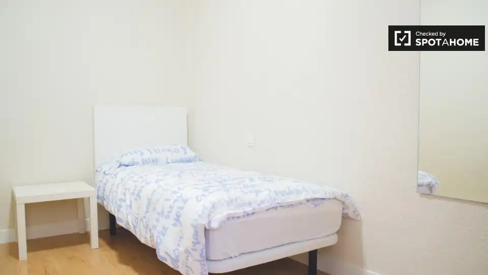 Flat for rent in Ciudad Jardín