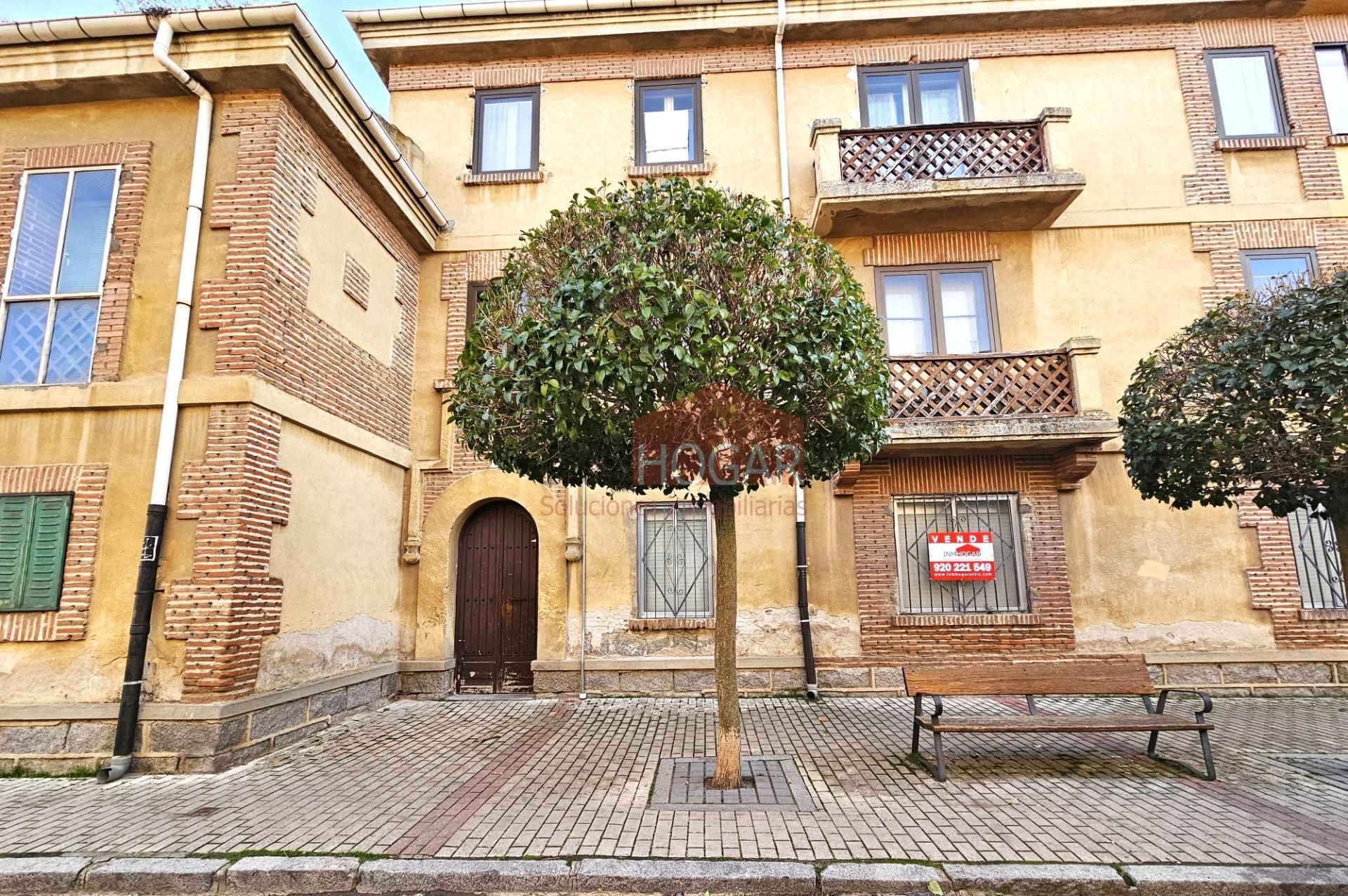 Vista exterior de Pis en venda en Ávila Capital amb Traster