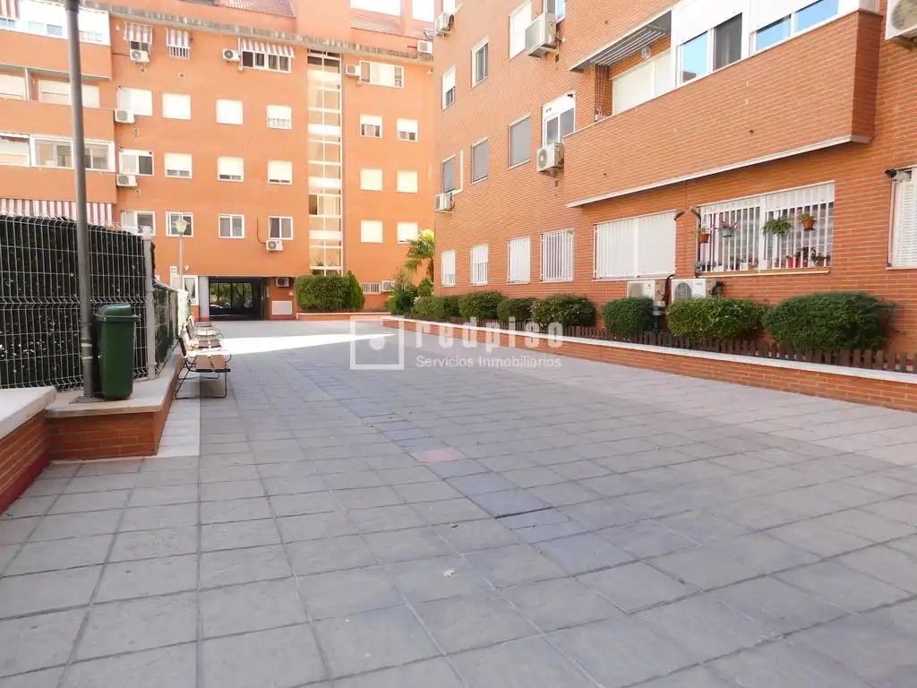 Exterior view of Duplexes for sale in Madrid  with Air Conditioner, Heating and Private garden